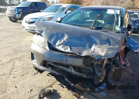 2011 Toyota Corolla Le z USA, uszkodzony, nr VIN JTDBU4EE0BJ101481